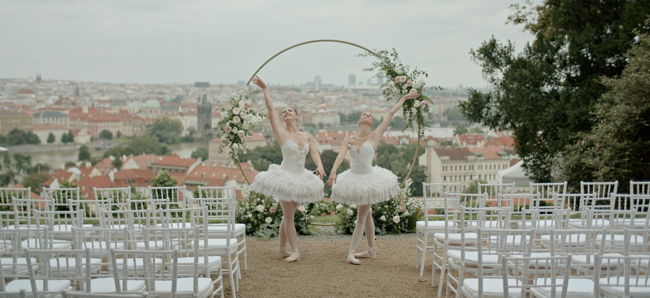 Beautiful wedding of Cathy & Perrtu in Prague and New York