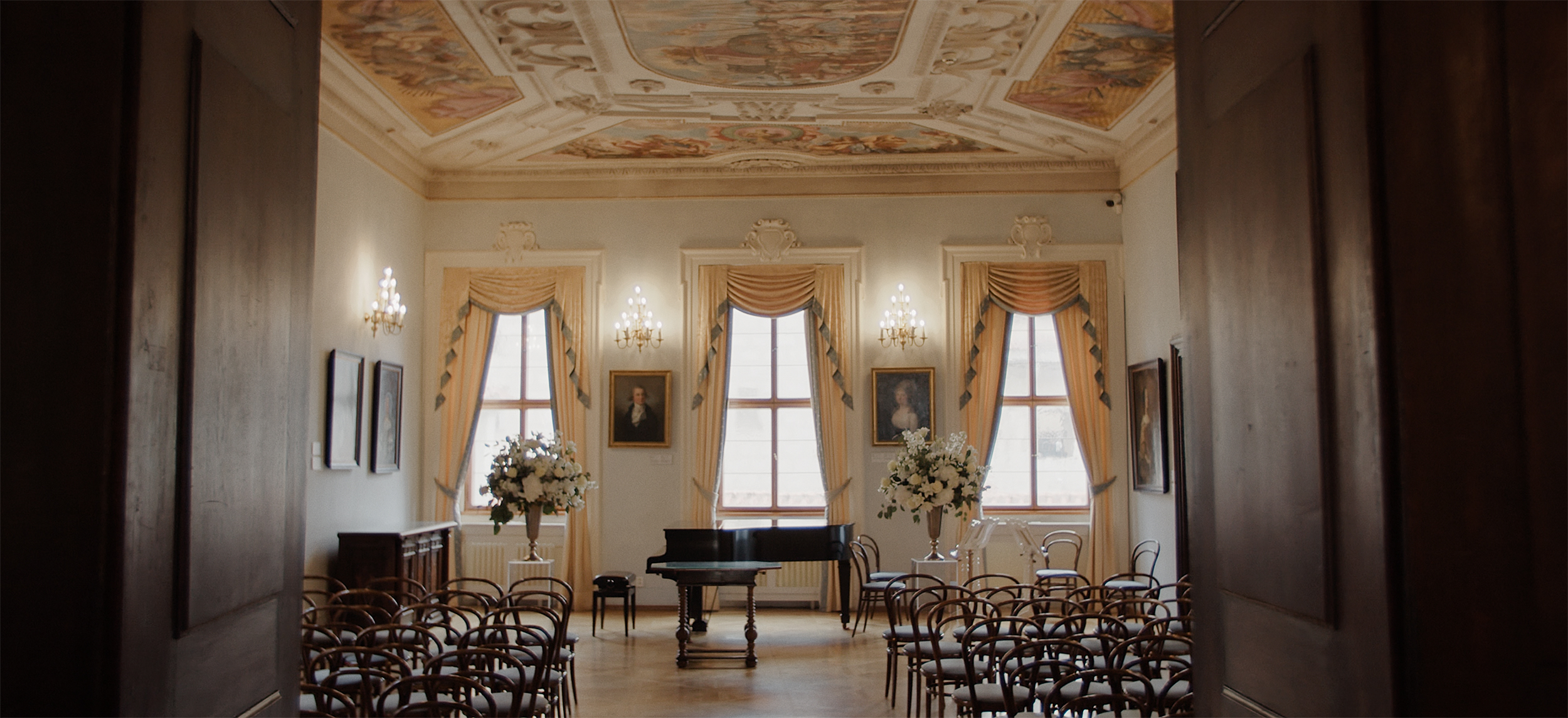 Romantic Wedding at Prague Castle: A Fairy Tale Come True